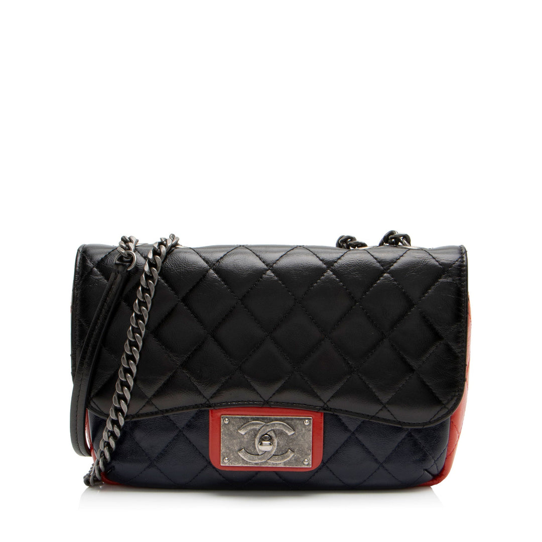 Top Quality Chanel Glazed Calfskin CC Plate Medium Flap Bag (SHF-5bc3aa)