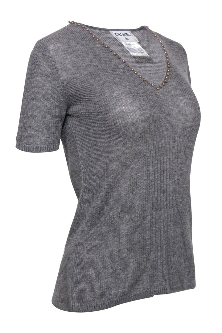 Top Quality Chanel - Grey Cashmere Blend Knit Short Sleeve Sweater w/ Pearl Trim Sz 10
