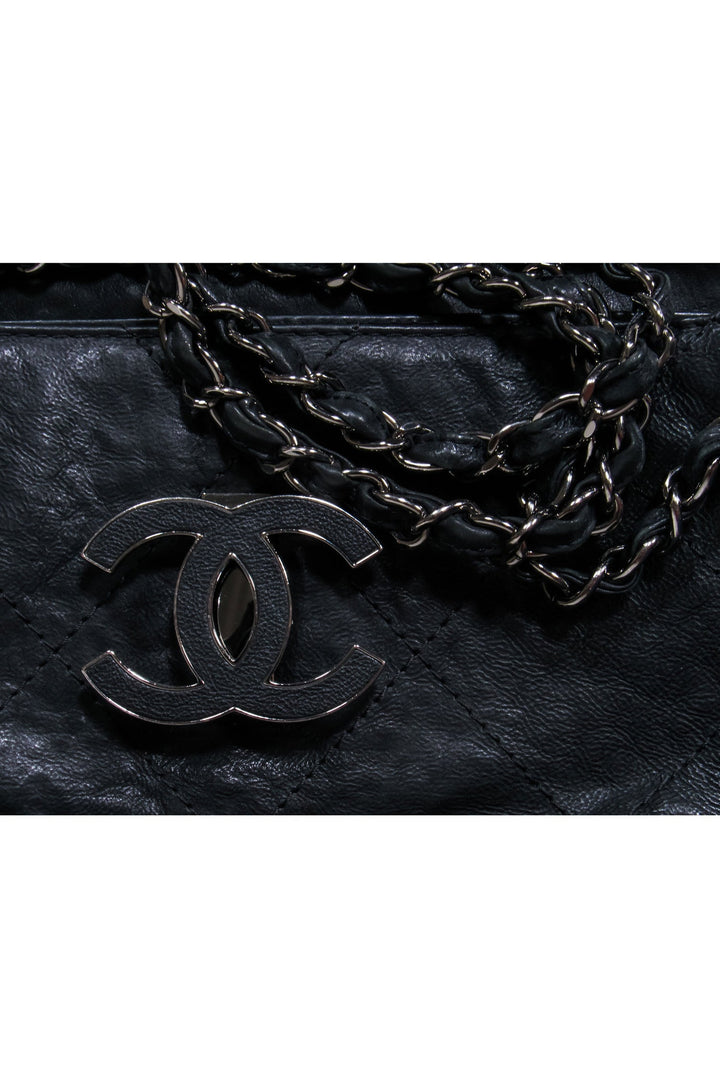 Top Quality Chanel - Hamptons Accordion Flap Quilted Calfskin Shoulder Bag