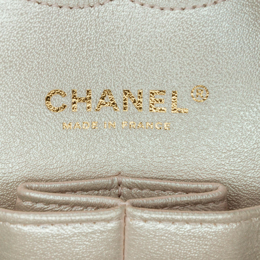 Top Quality Chanel Medium Classic Iridescent Lambskin Double Flap (SHG-kXZTzR)