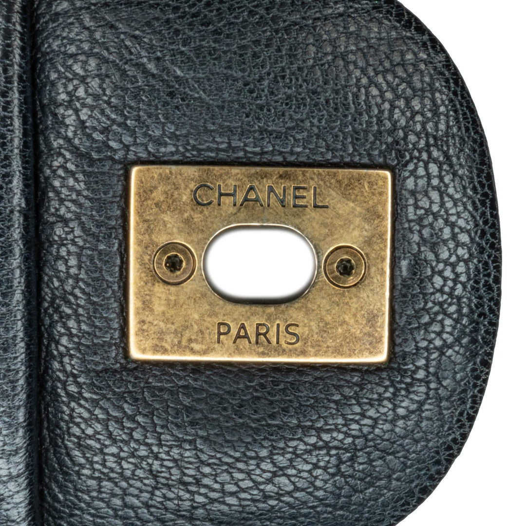 Top Quality Chanel Medium Patent Goatskin CC Eyelet Flap (SHG-Et4xHu)