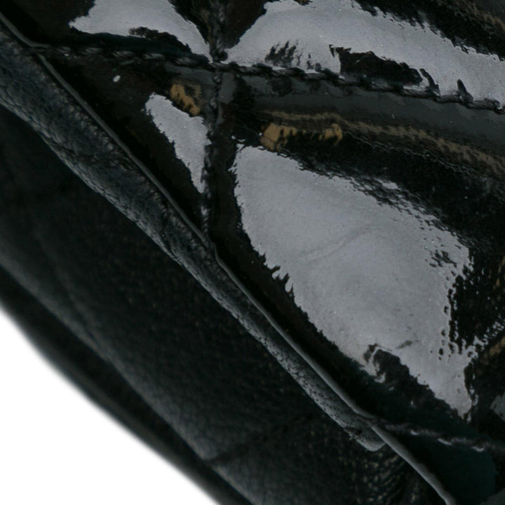 Top Quality Chanel Medium Patent Goatskin CC Eyelet Flap (SHG-Et4xHu)