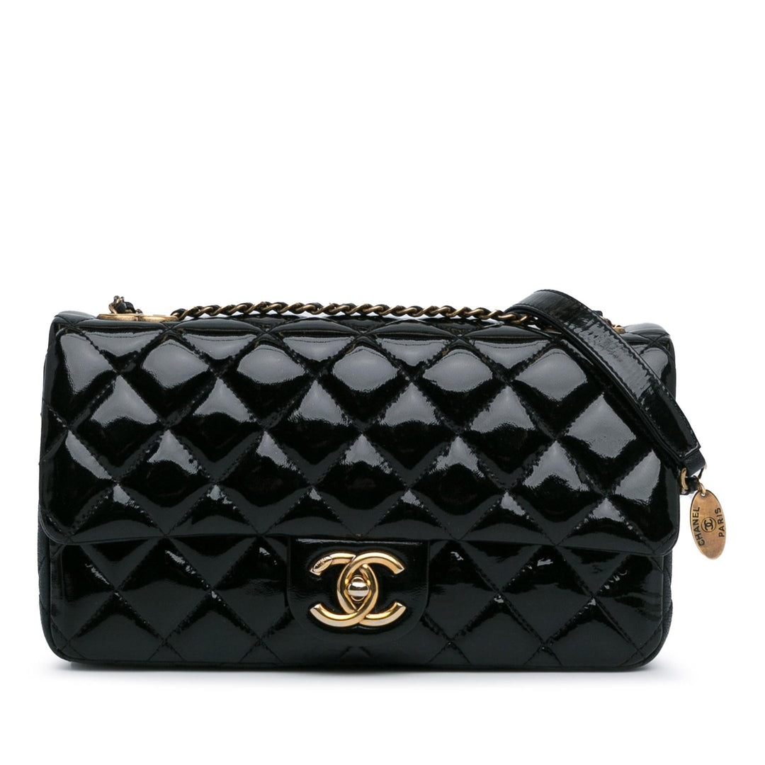 Top Quality Chanel Medium Patent Goatskin CC Eyelet Flap (SHG-Et4xHu)