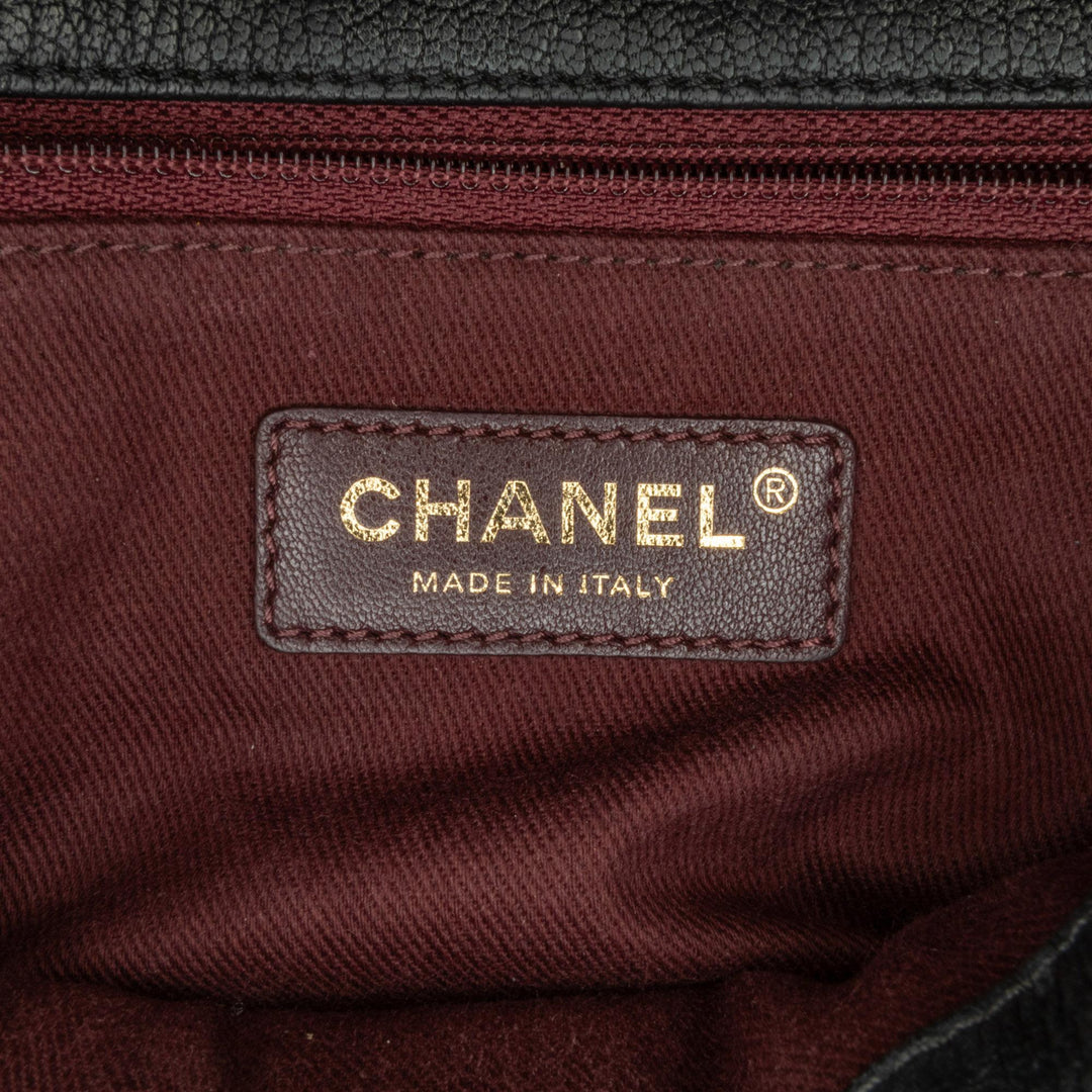 Top Quality Chanel Medium Patent Goatskin CC Eyelet Flap (SHG-Et4xHu)