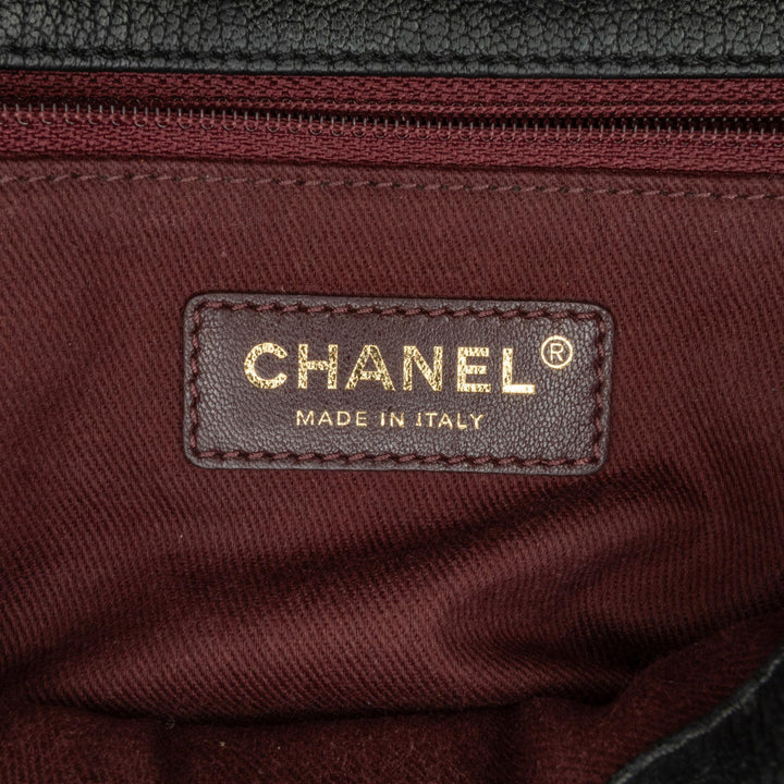 Top Quality Chanel Medium Patent Goatskin CC Eyelet Flap (SHG-Et4xHu)