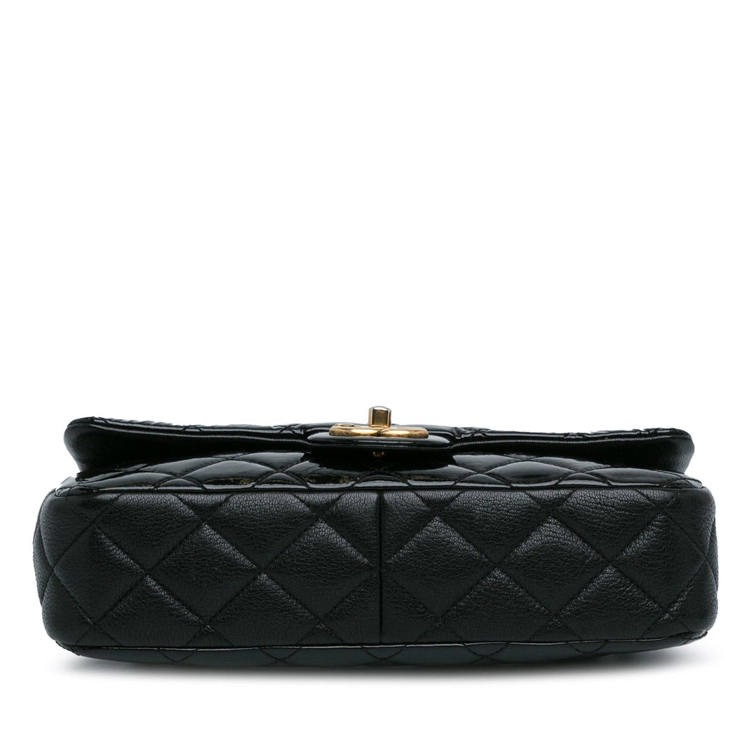 Top Quality Chanel Medium Patent Goatskin CC Eyelet Flap (SHG-7lc5oU)