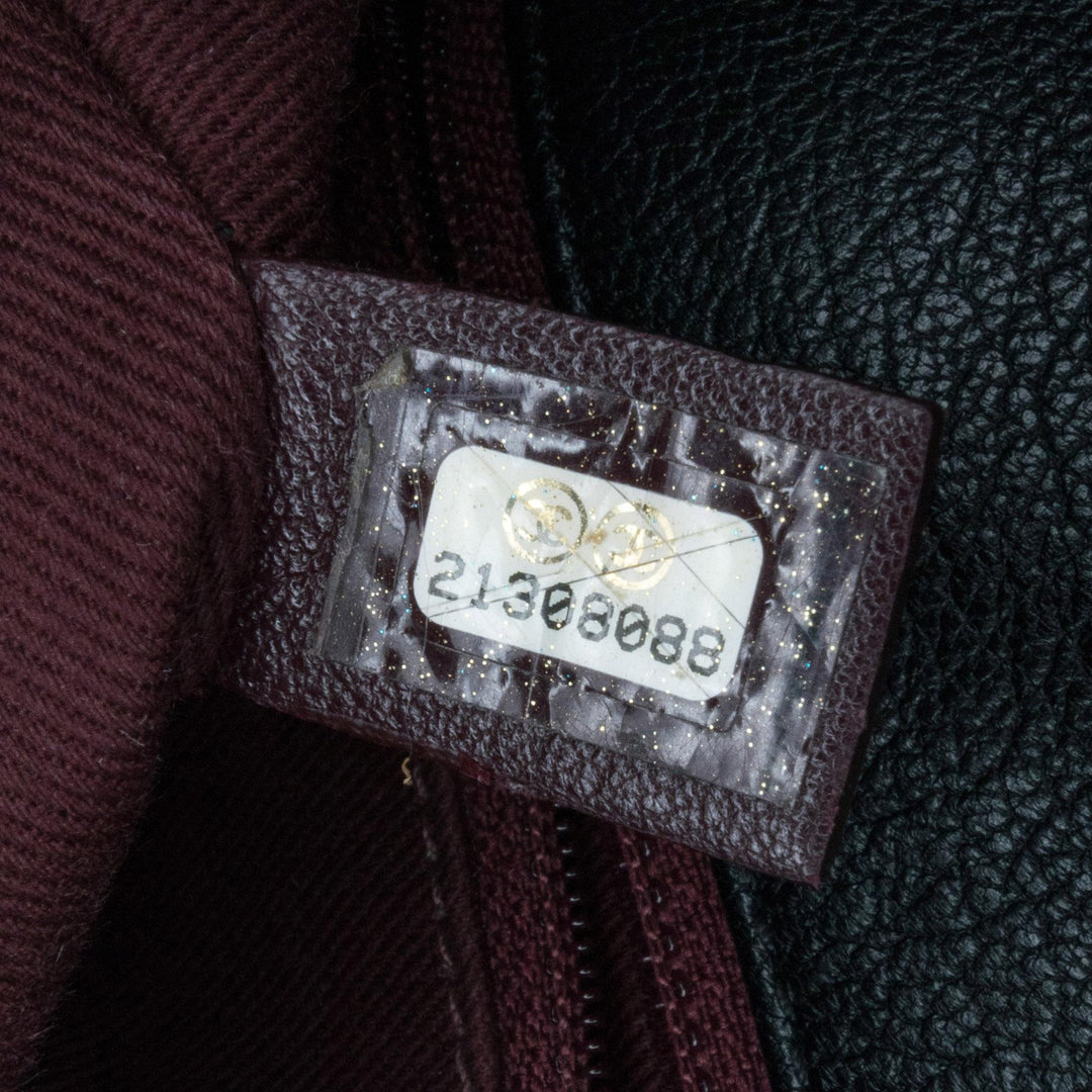 Top Quality Chanel Medium Patent Goatskin CC Eyelet Flap (SHG-7lc5oU)