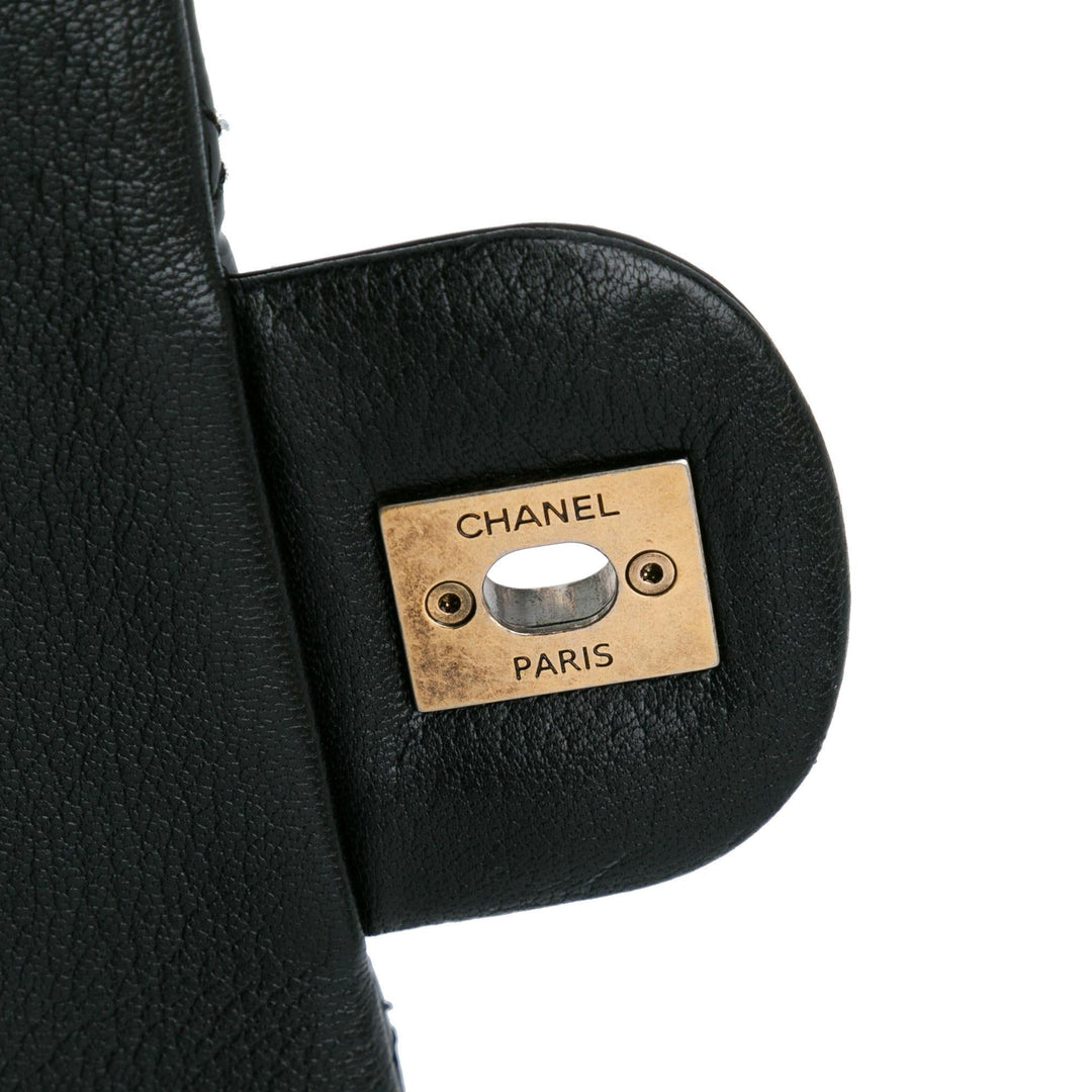 Top Quality Chanel Medium Patent Goatskin CC Eyelet Flap (SHG-7lc5oU)