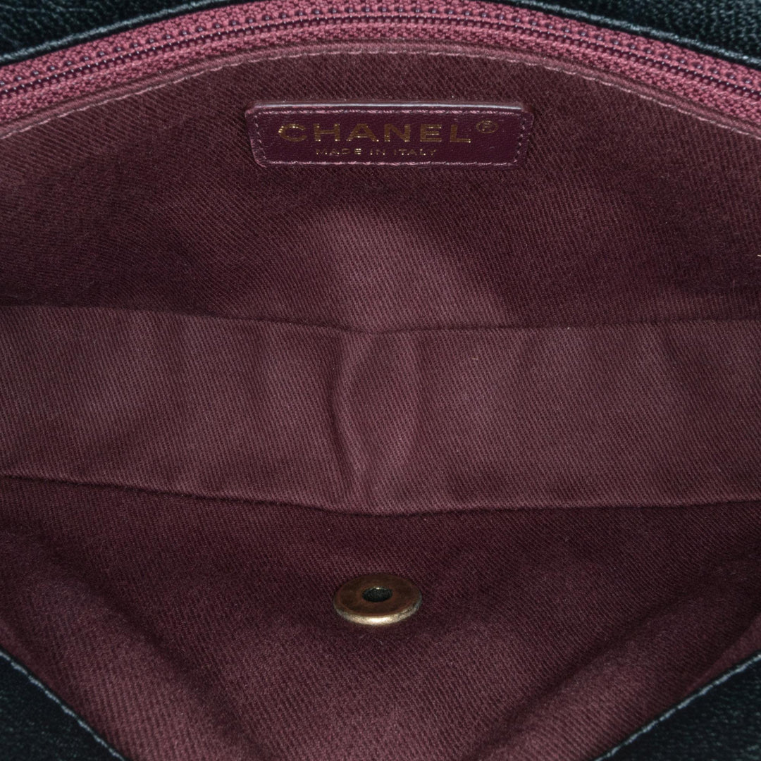 Top Quality Chanel Medium Patent Goatskin CC Eyelet Flap (SHG-7lc5oU)
