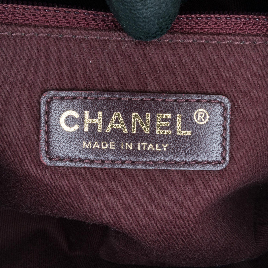 Top Quality Chanel Medium Patent Goatskin CC Eyelet Flap (SHG-7lc5oU)