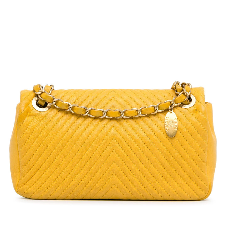 Top Quality Chanel Medium Wrinkled Calfskin Chevron Medallion Charm Surpique Flap (SHG-lFqOe2)