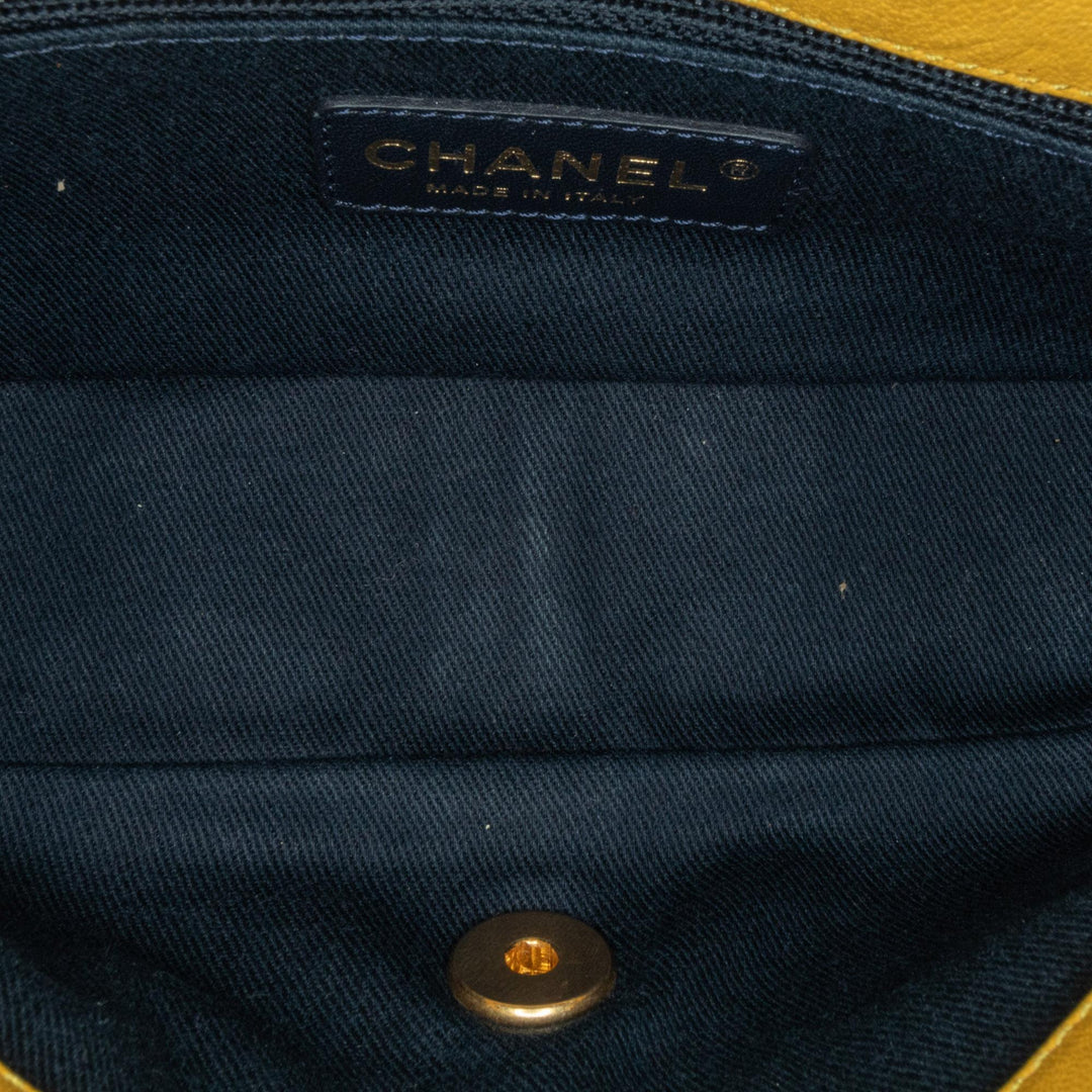 Top Quality Chanel Medium Wrinkled Calfskin Chevron Medallion Charm Surpique Flap (SHG-lFqOe2)
