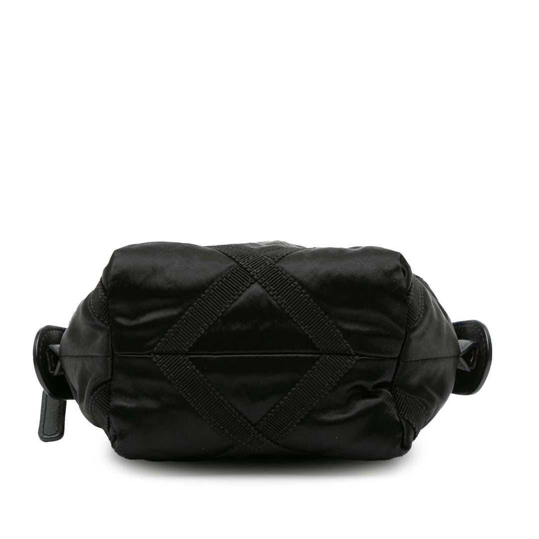 Top Quality Chanel Nylon Grosgrain Lifestyle Clutch with Chain (SHG-UydKYK)