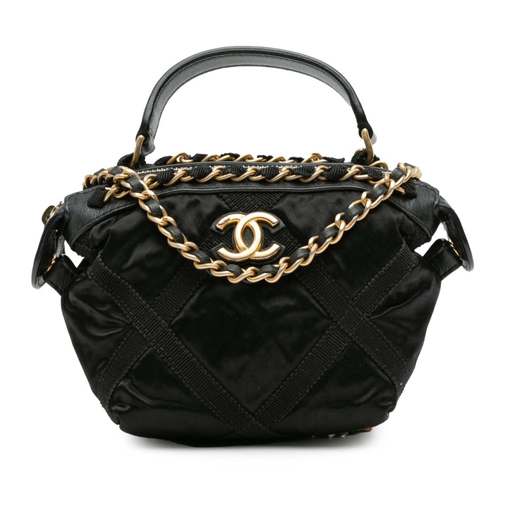Top Quality Chanel Nylon Grosgrain Lifestyle Clutch with Chain (SHG-UydKYK)