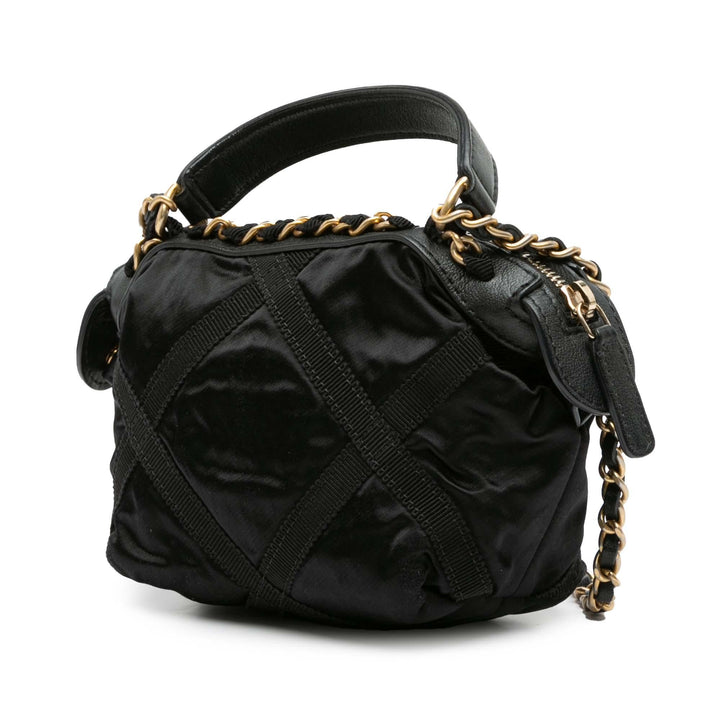 Top Quality Chanel Nylon Grosgrain Lifestyle Clutch with Chain (SHG-UydKYK)