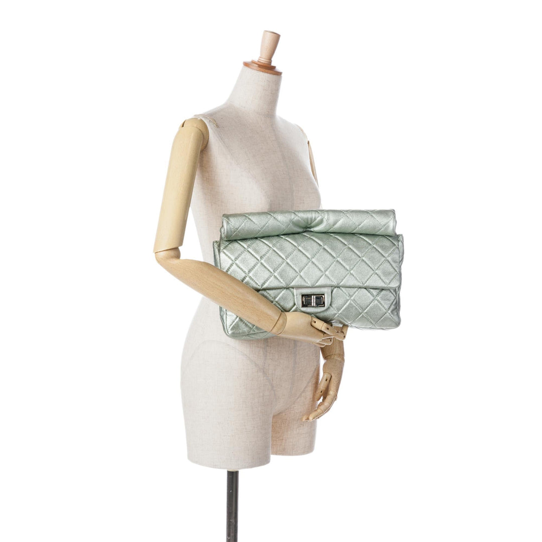 Top Quality Chanel Reissue 2.55 Metallic Calfskin Roll Clutch (SHG-e9cHyV)