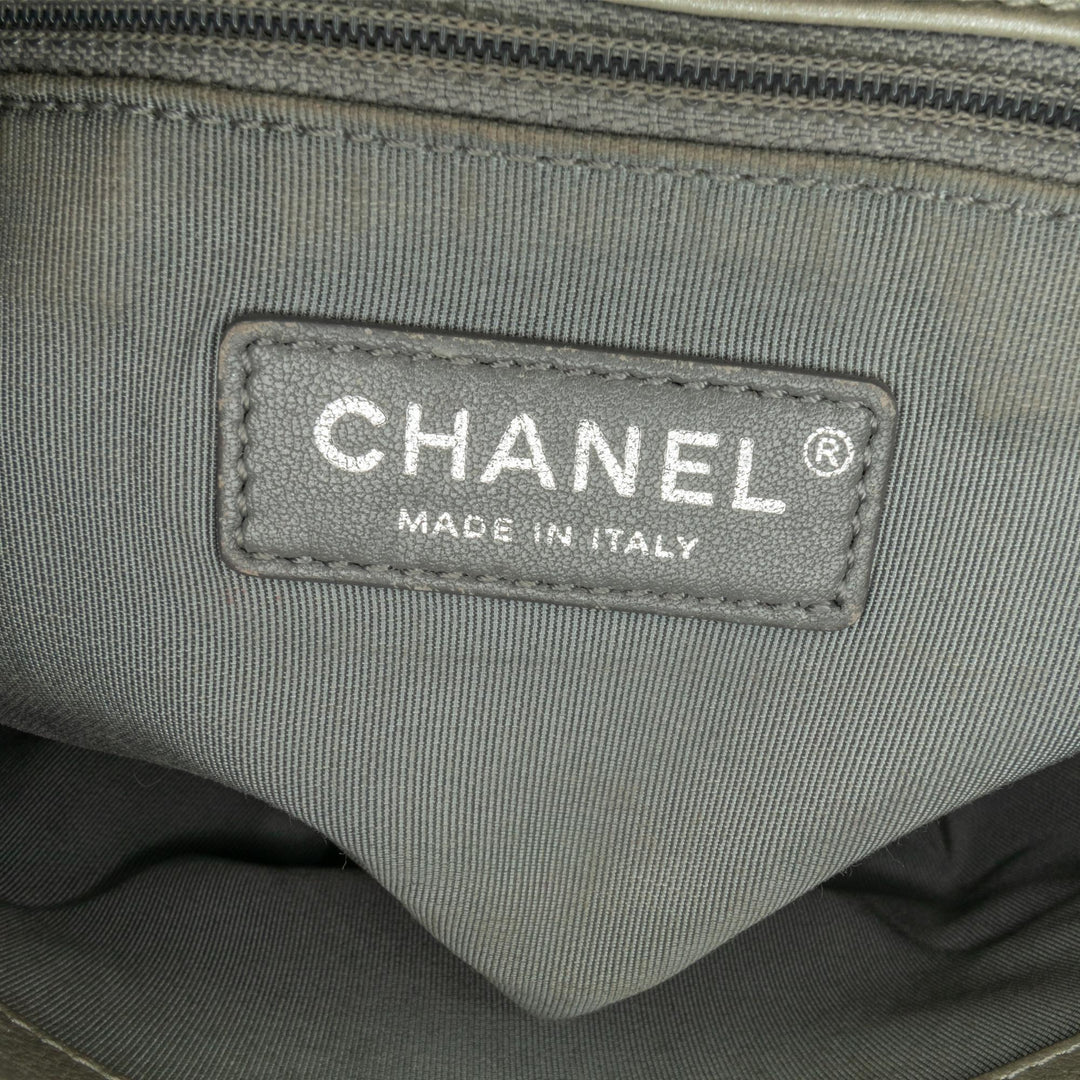 Top Quality Chanel Small Chevron Calfskin Stud Wars Flap (SHG-l15TVk)