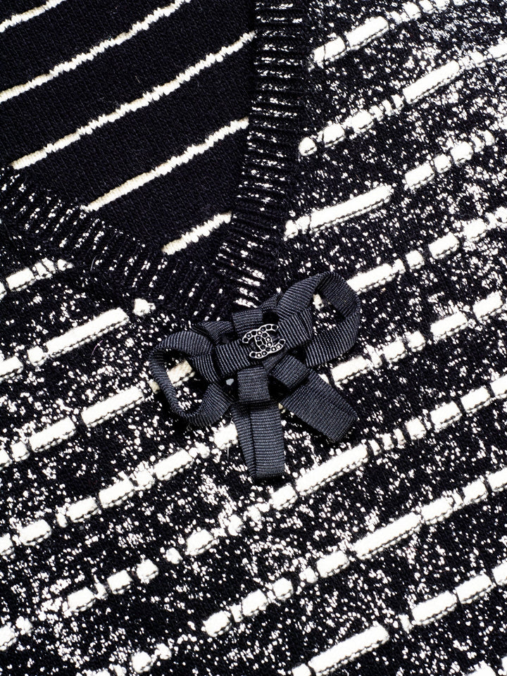 Top Quality Chanel Sparkly Knit CC Logo Dress Black White
