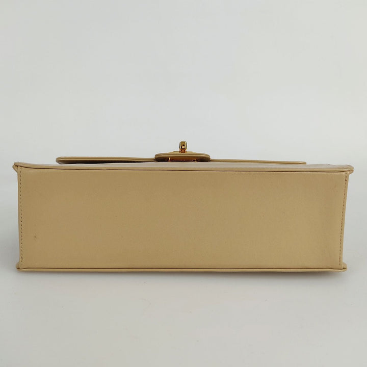 Top Quality Chanel Top Quality Chanel Top Quality Chanel Timeless Classica turn lock bag in beige leather