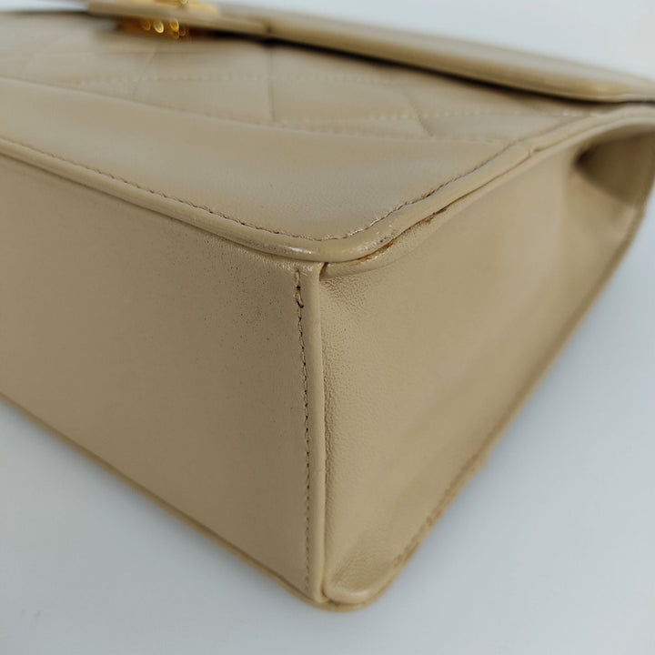Top Quality Chanel Top Quality Chanel Top Quality Chanel Timeless Classica turn lock bag in beige leather