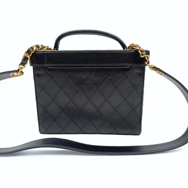 Chanel Chanel Chanel quilted cosmetic bag in black leather and gold chain