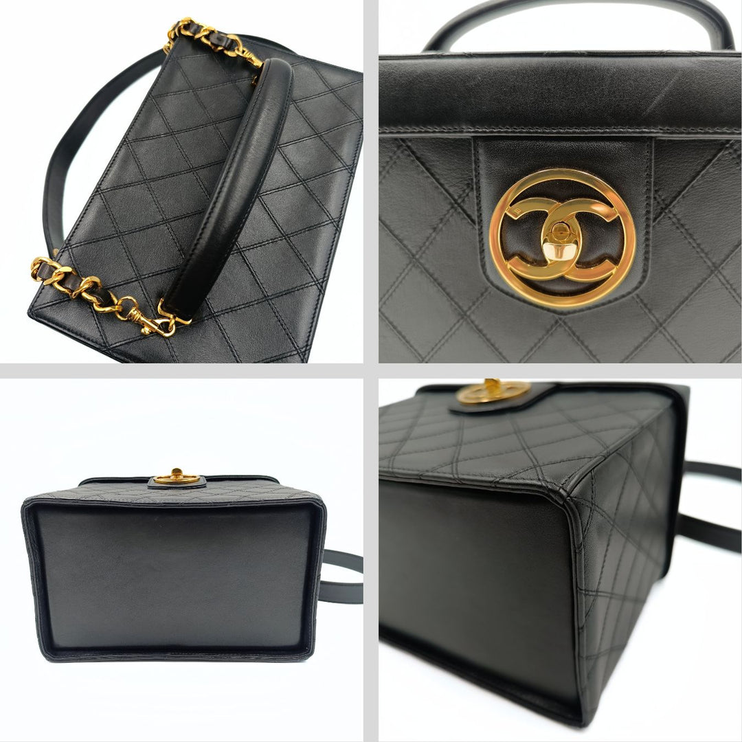 Chanel Chanel Chanel quilted cosmetic bag in black leather and gold chain