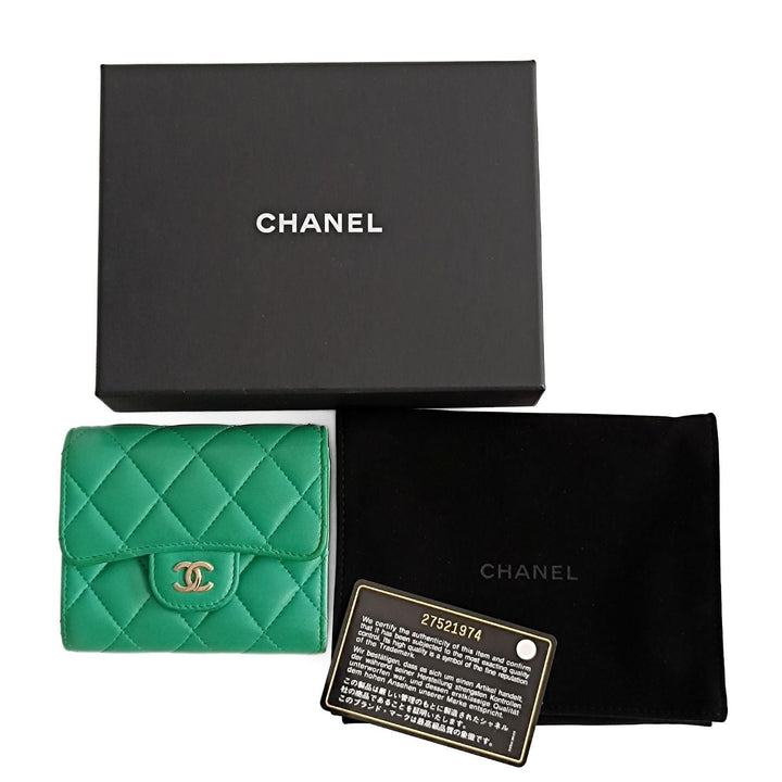 Chanel compact trifold wallet in green leather