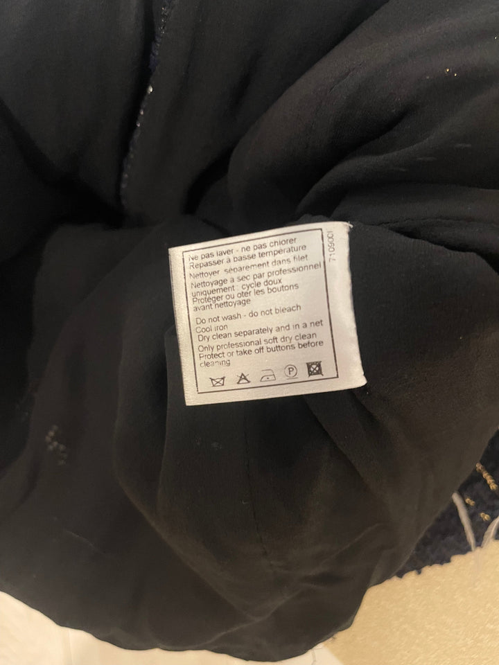 Top Quality Chanel x Tiger In The Rain 04/P Black, Navy and White Tweed Jacket with Gold CC Logo Buttons and Chain Detail Size FR 40 (UK 12)