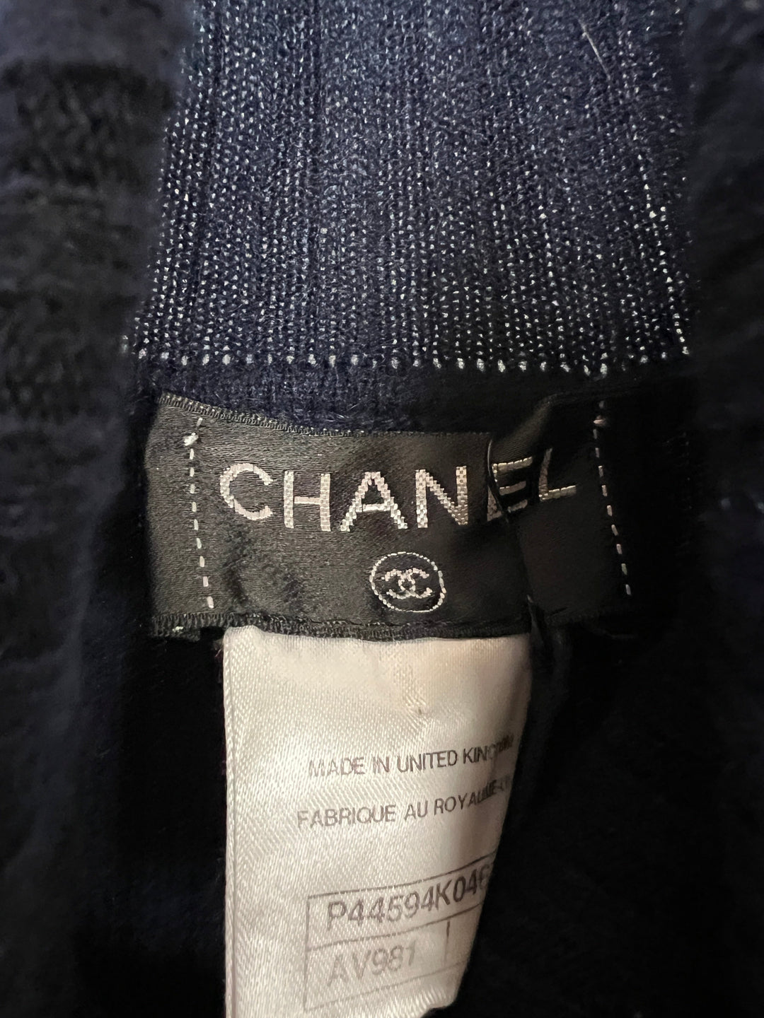 Top Quality Chanel Navy Ribbed Cashmere Roll Neck Long Sleeve Jumper with CC Logo Detail FR 36 (UK 8)