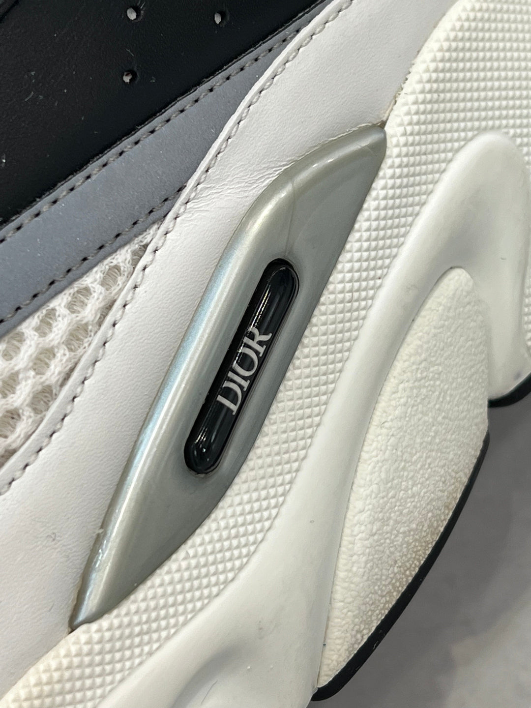 DIOR TECHNICAL MESH CALFSKIN B22 MEN'S SNEAKERS