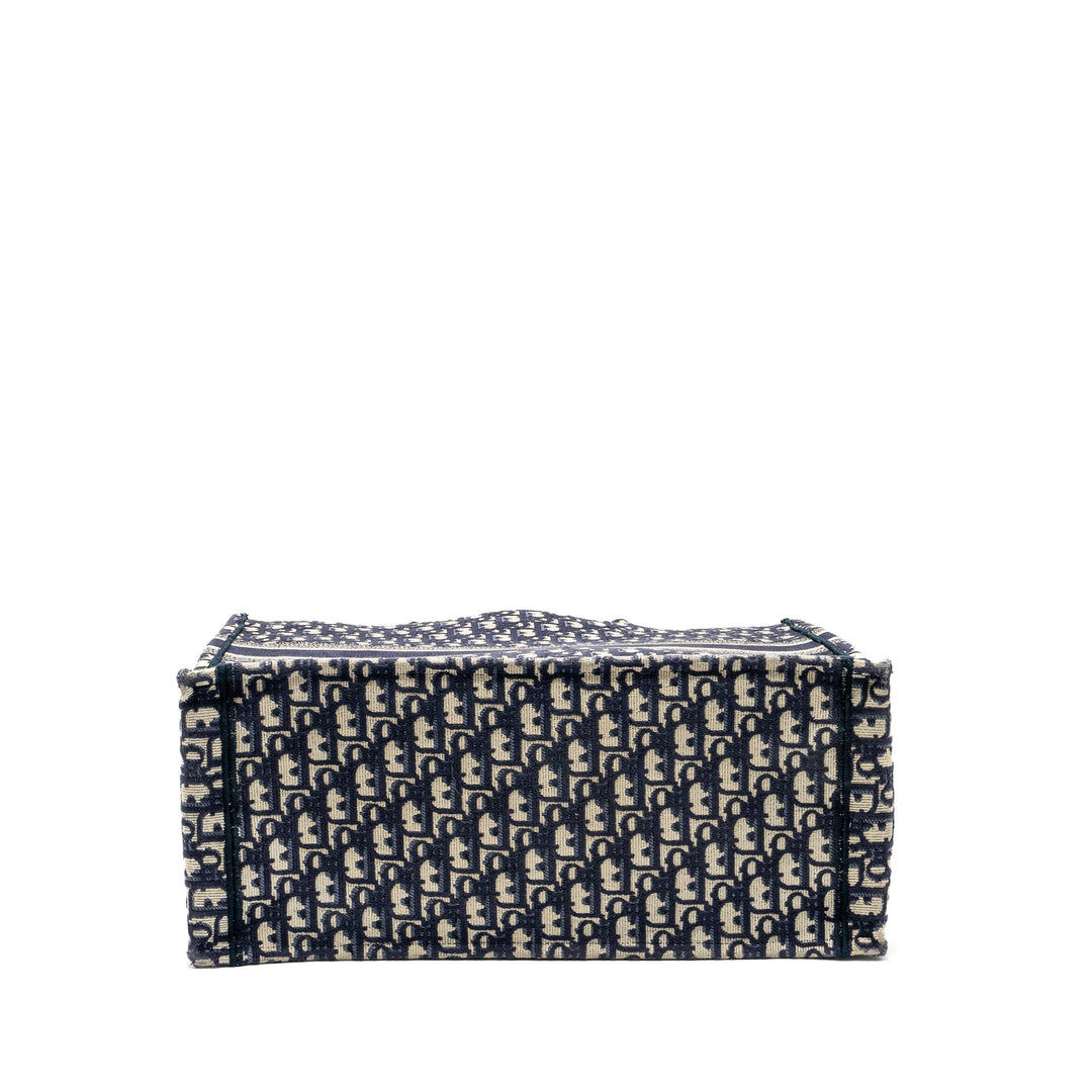 Dior Large Book tote blue oblique EMBROIDERY