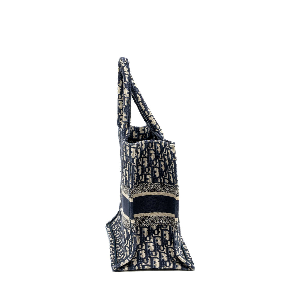 Top quality Dior Medium Book Tote Blue Top quality Dior Oblique Embroidery