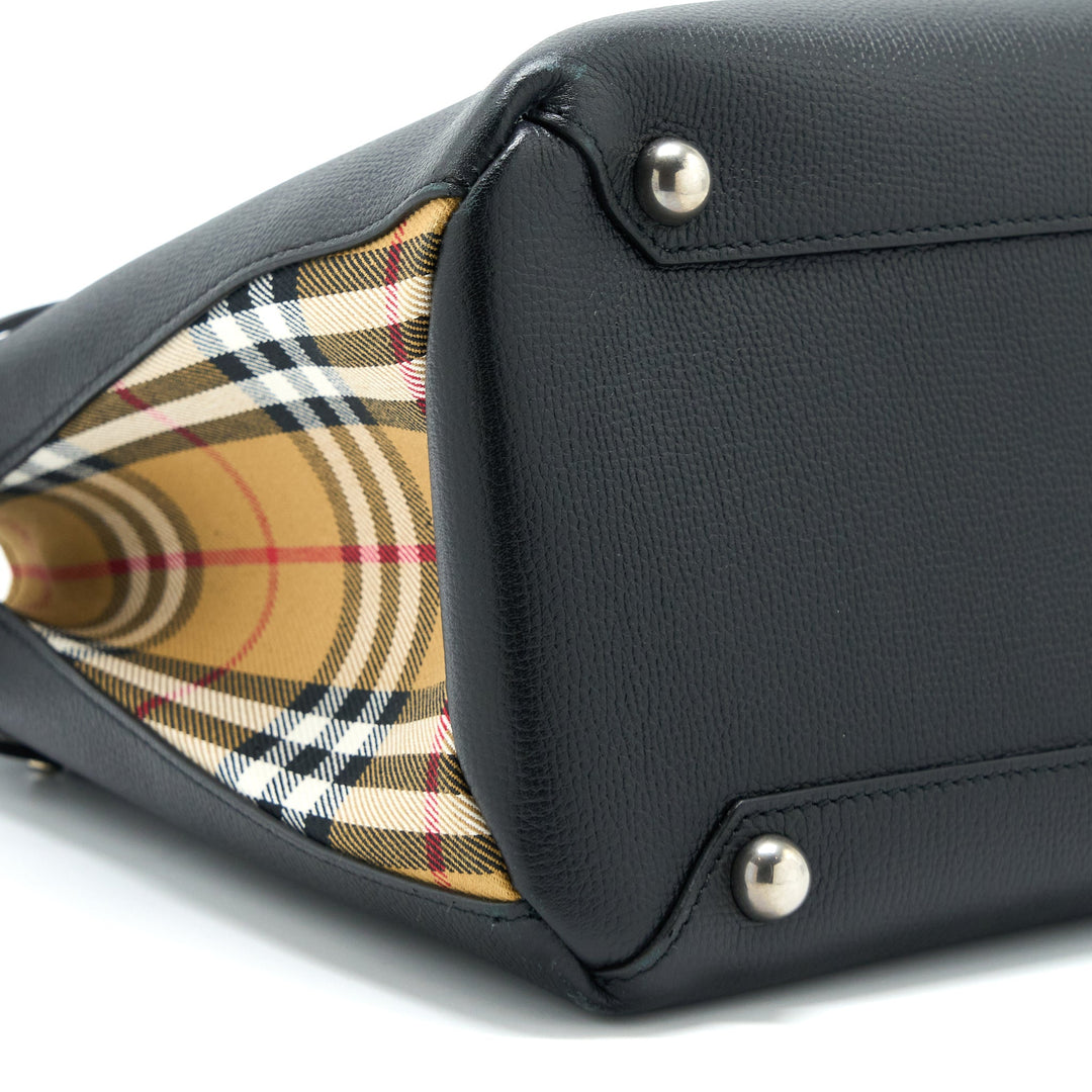 Burberry The Medium Banner Bag Calfskin Black/Multicolour SHW
