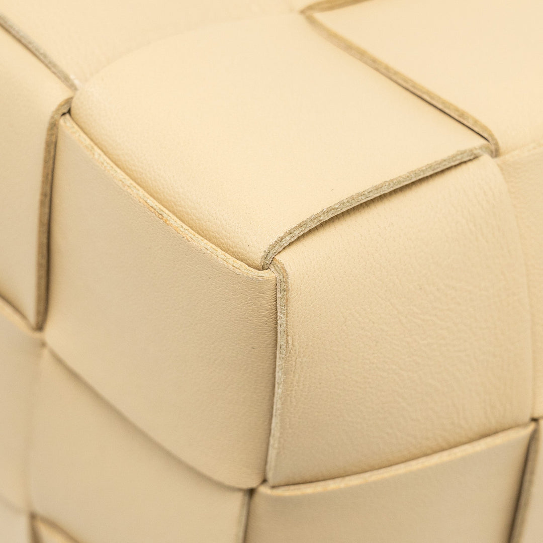 Bottega veneta Small Cassette Bucket Bag Lambskin Beige