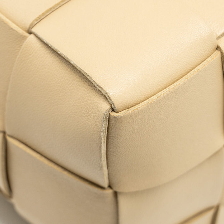 Bottega veneta Small Cassette Bucket Bag Lambskin Beige
