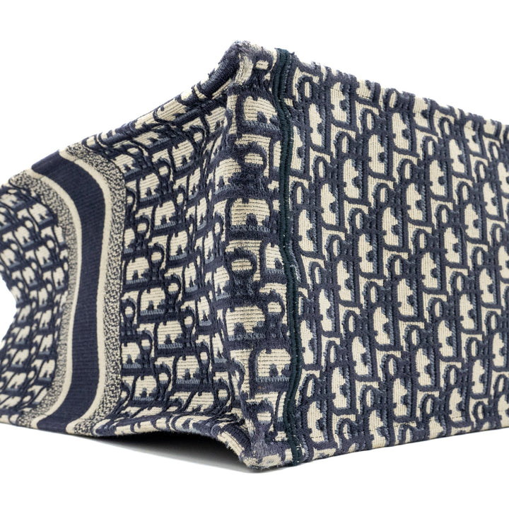 Dior Large Book tote blue oblique EMBROIDERY