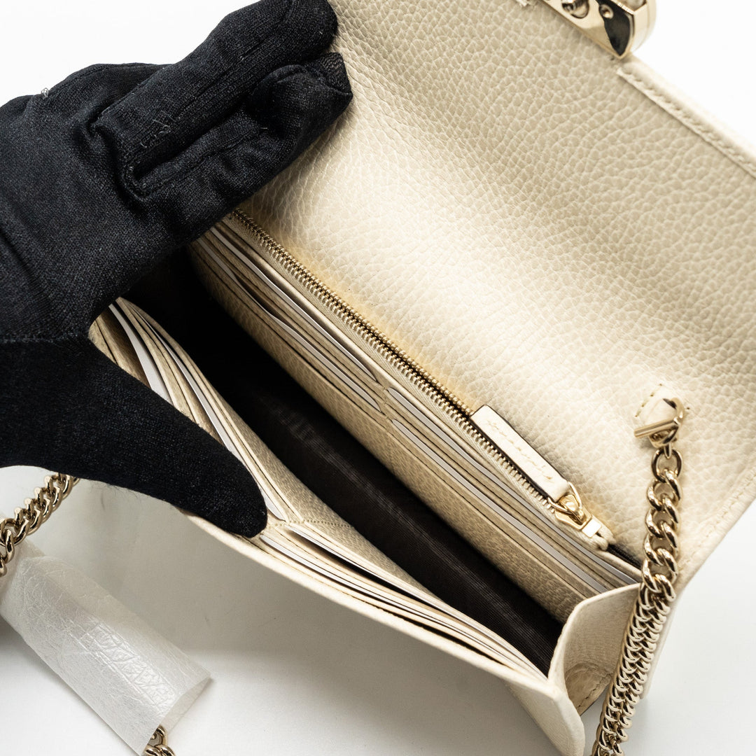 Gucci Interlocking G Crossbody Chain Bag Wallet leather White