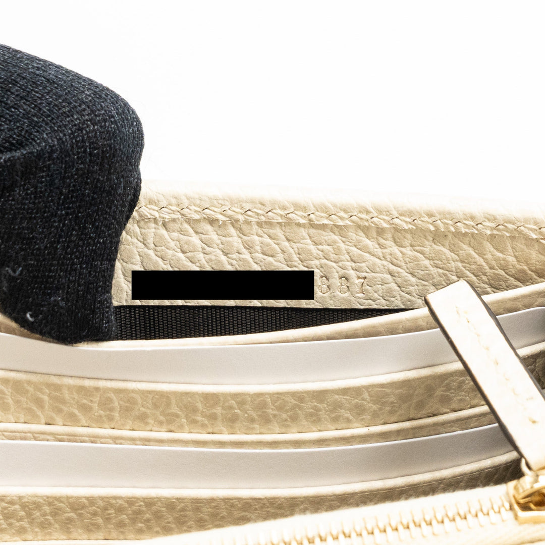 Gucci Interlocking G Crossbody Chain Bag Wallet leather White