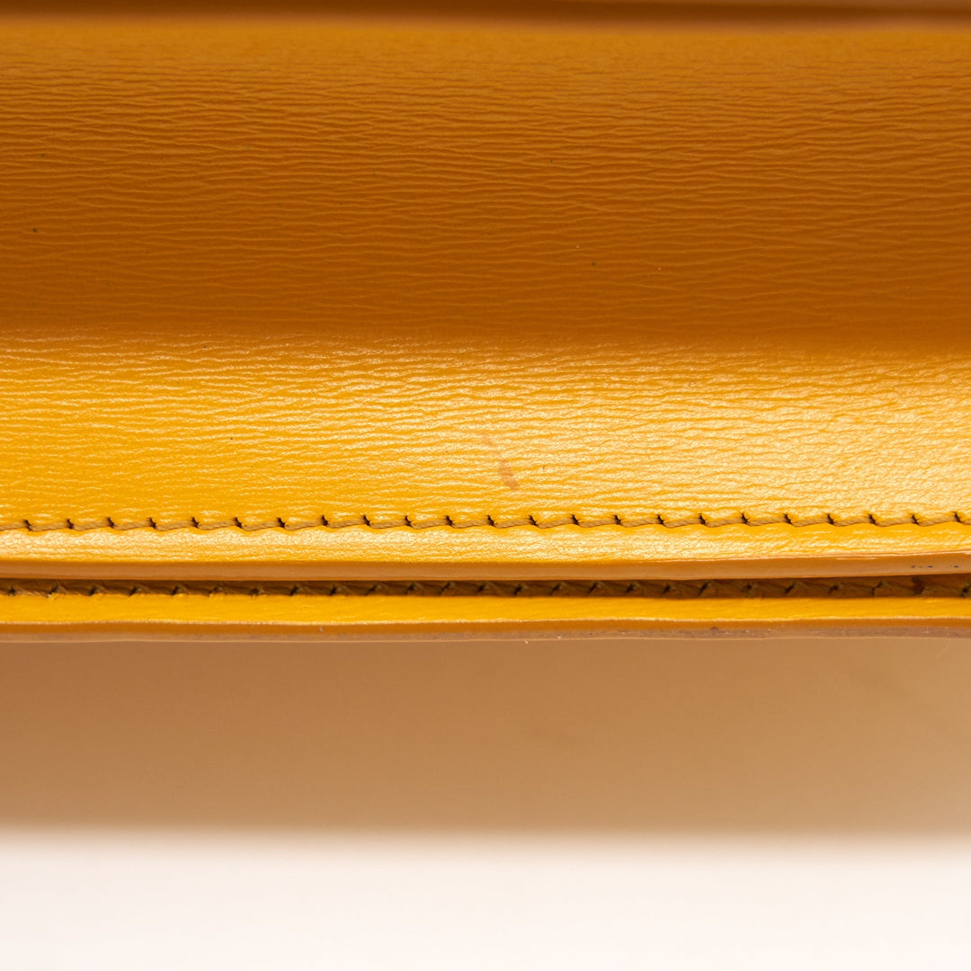 Celine MEDIUM CLASSIC IN BOX CALFSKIN MANGO YELLOW
