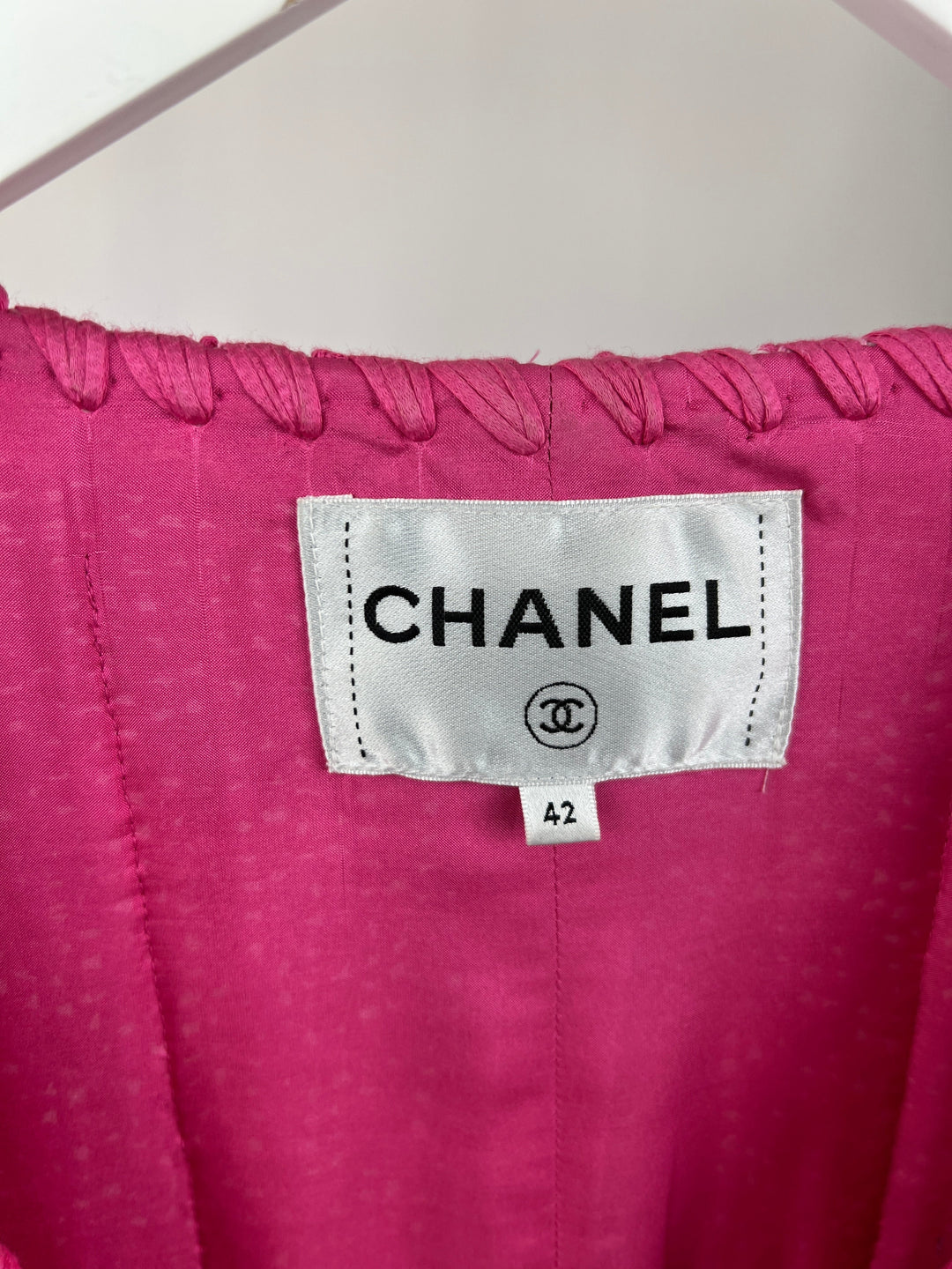 *HOT* Top Quality Chanel 21C Pink Tweed Jacket and Skirt Set with CC Logo Buttons Size FR 42 (UK 14)