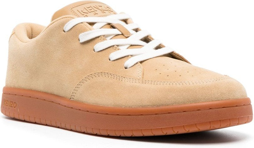 LOW TOP SNEAKER