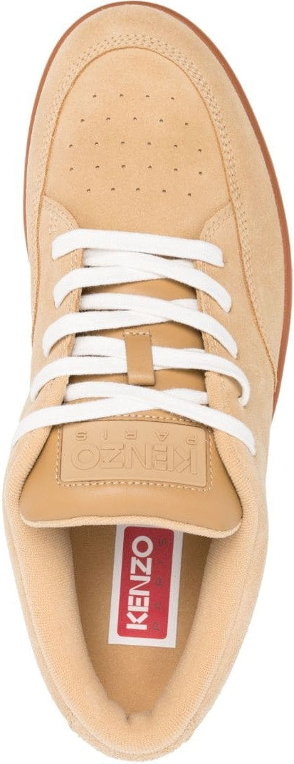 LOW TOP SNEAKER