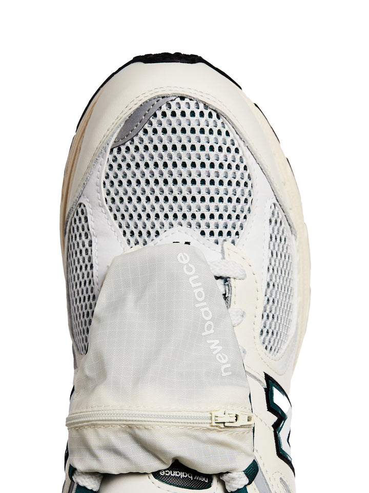 SNEAKER M2002RVD