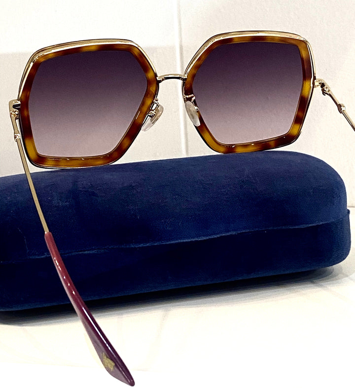 GUCCI OVERSIZED SUNGLASSES