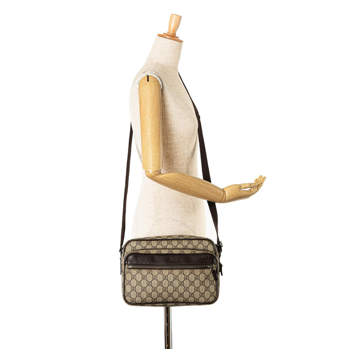 Gucci GG Supreme Crossbody Bag (SHG-WzCVPV)