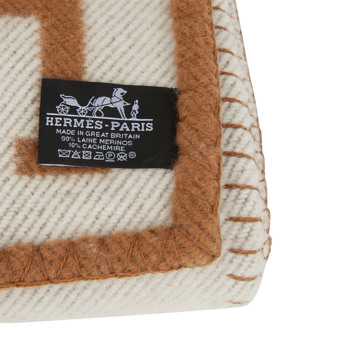 Top quality Hermes "Classic Avalon" Ecru and Camel Blanket