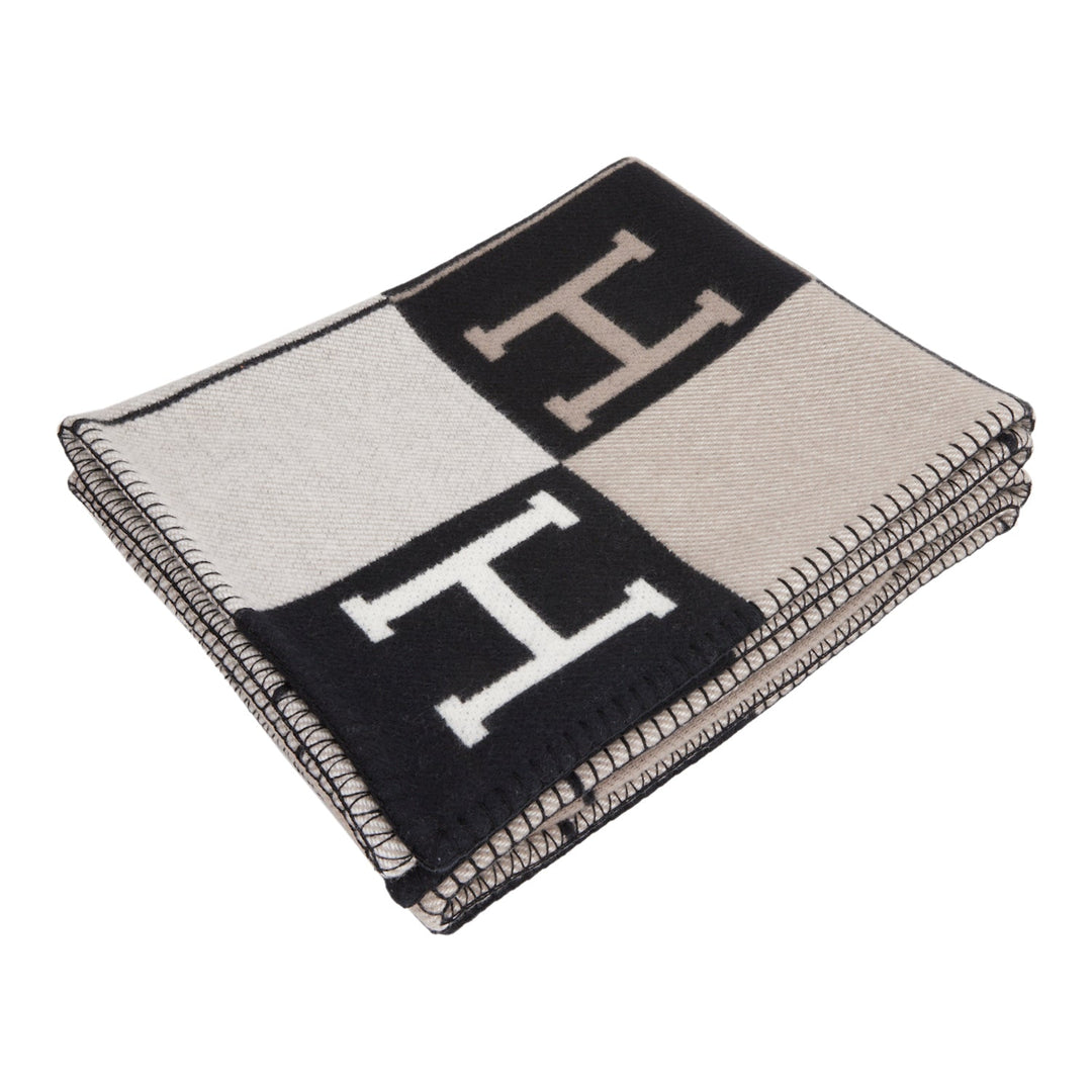 Top quality Hermes "Avalon III" Gris and Black Blanket