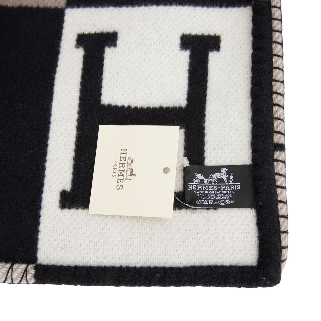 Top quality Hermes "Avalon III" Gris and Black Blanket