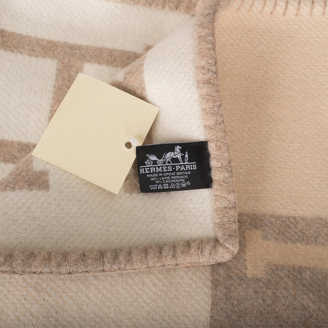 Top quality Hermes "Classic Avalon" Coco and Camomille Blanket