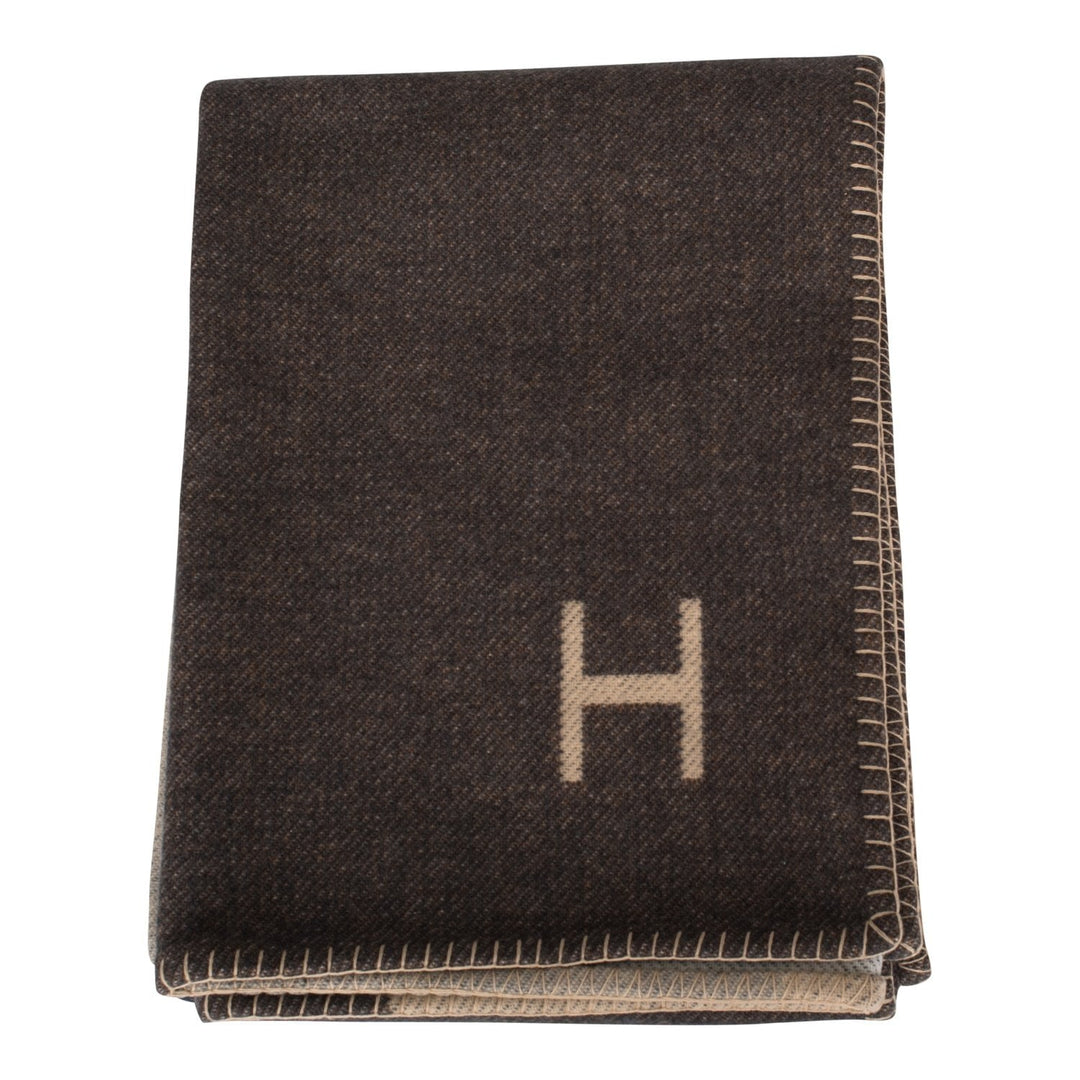 Top quality Hermes "H Casaque" Ecru and Carbone Blanket